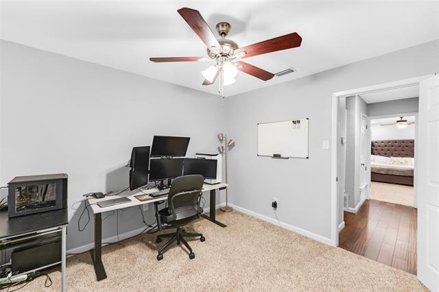 Building Photo - 2600 Summertree Dr