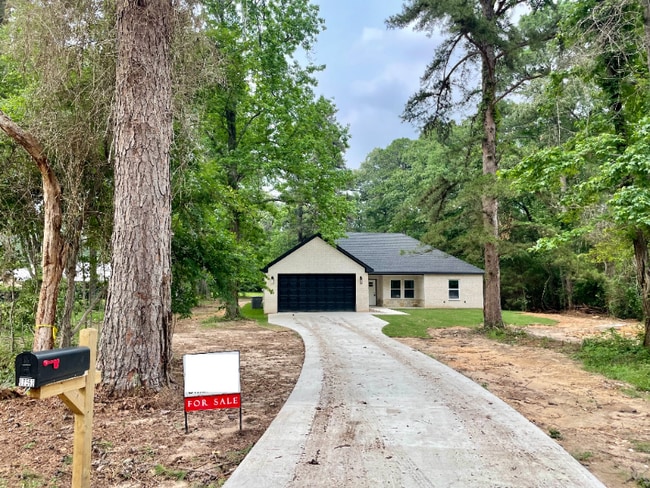 Building Photo - 17562 Highland Cir
