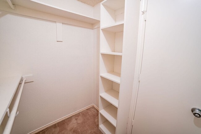 Building Photo - 1425 Danielle Dr