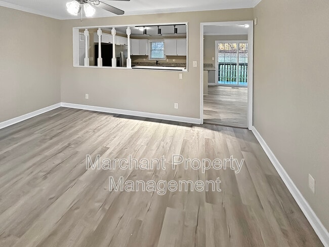 Building Photo - 105 Sexton St