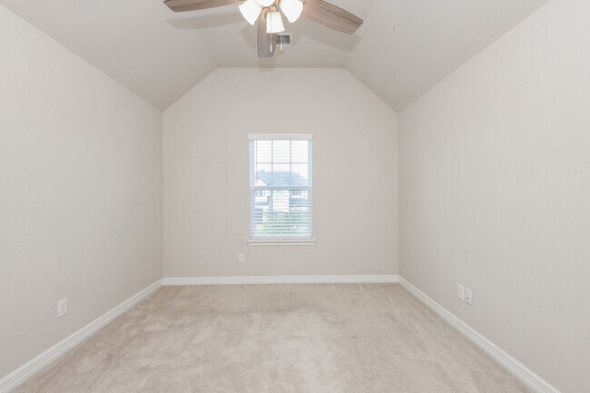 Building Photo - 2119 Stargrass Dr