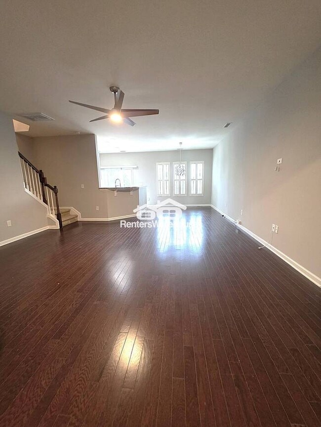 Building Photo - Beautiful 3-bedroom townhome in North Rale...
