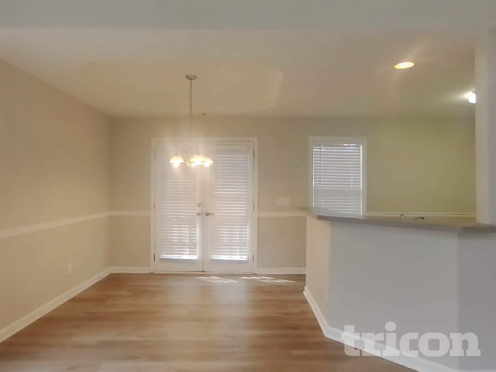 Building Photo - 320 Providence Rd