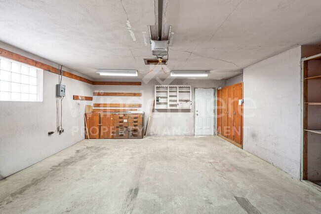 Building Photo - Charming North Spokane Home in a Prime Location