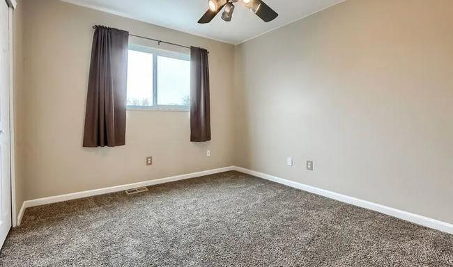 Building Photo - Charming & Spacious 5-Bedroom Home! Detach...