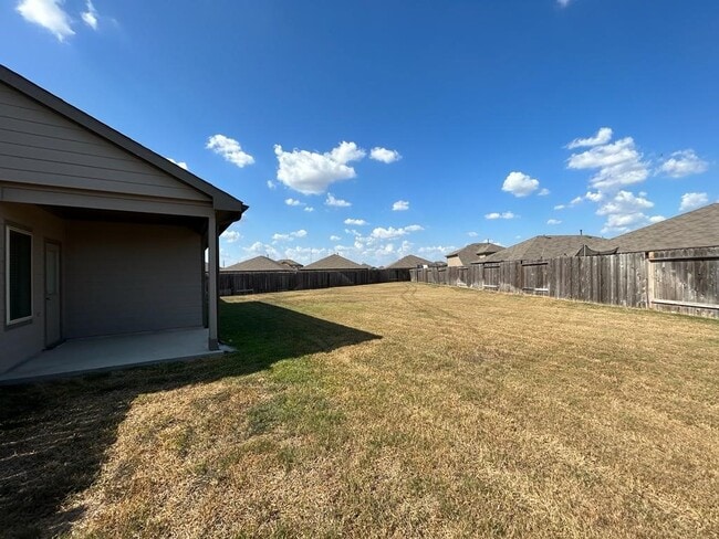 Building Photo - 3207 Sumac Dr