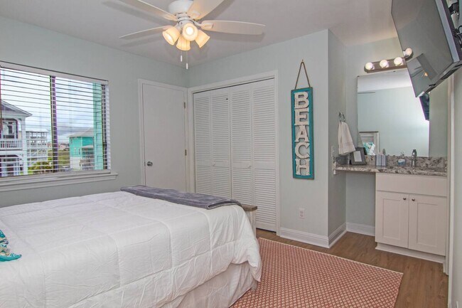 Building Photo - 1601 Carolina Beach Ave N