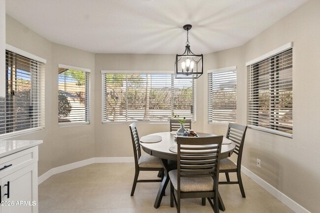 Building Photo - 2735 N Diego Cir