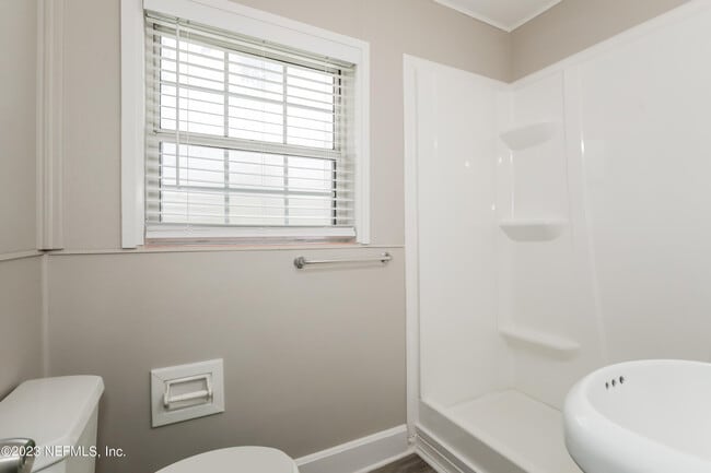 Building Photo - 3114 Hampton Ave E