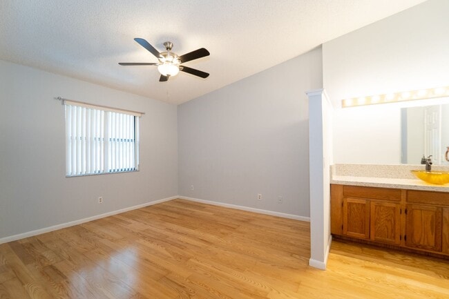Building Photo - Comfortable Condo Living in St. Augustine Shores