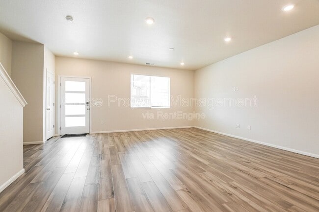 Building Photo - 12232 Creamery St