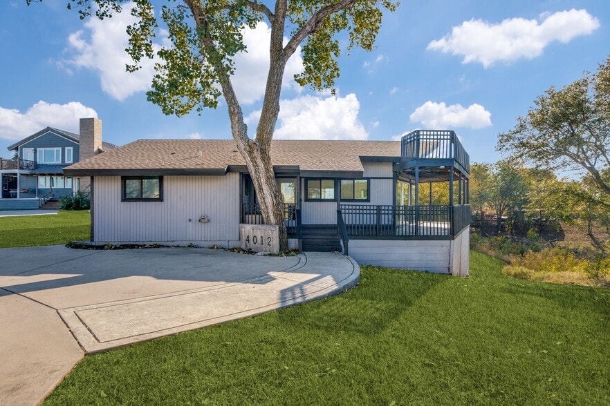 Primary Photo - 4012 Tennis Club Rd