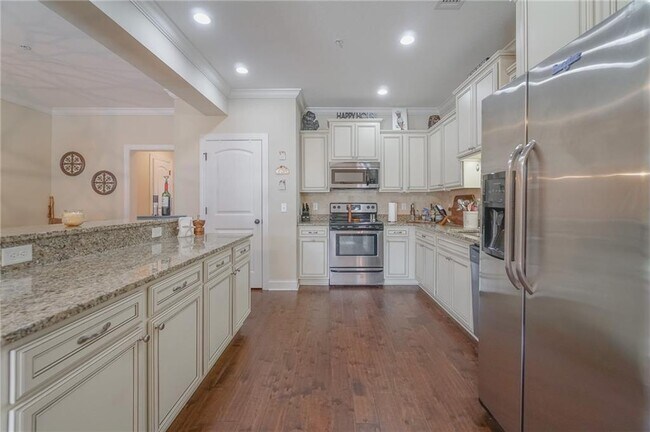 Building Photo - 303 Reserve Ln