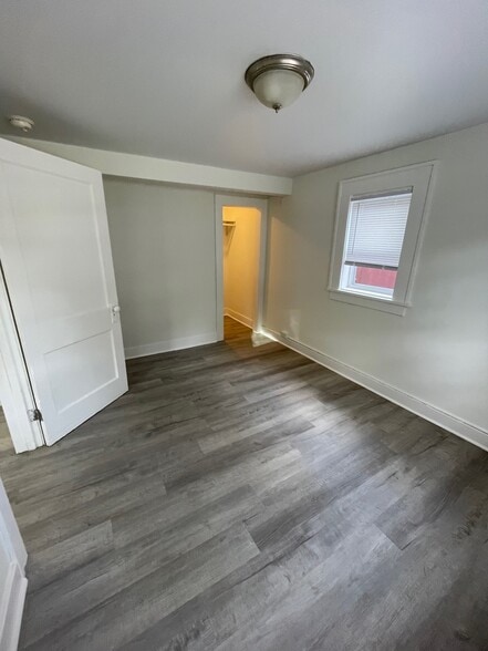 Building Photo - 2129 Lincoln Ave