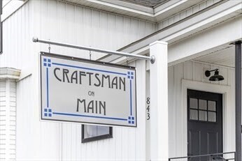 Building Photo - 843 Main St