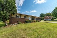 Building Photo - Newly Renovated