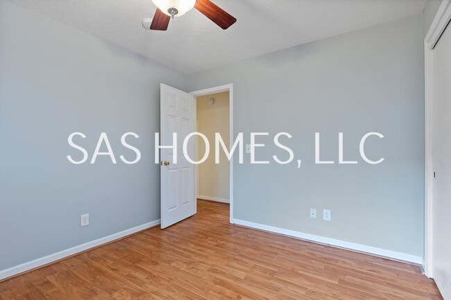 Building Photo - 11200 SW 83rd Ave