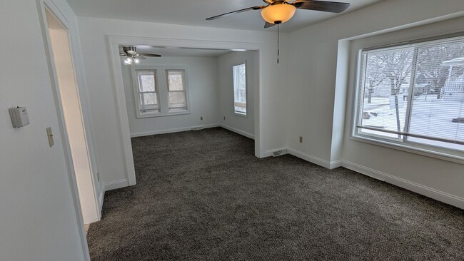 Building Photo - Newly renovated 3-bedroom, 1-bathroom hous...