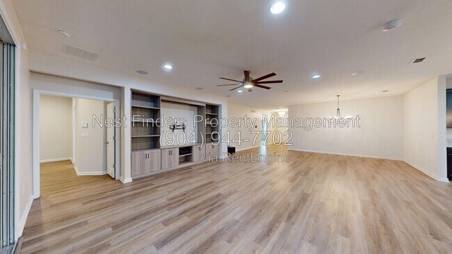 Building Photo - 2704 Daylily Ln
