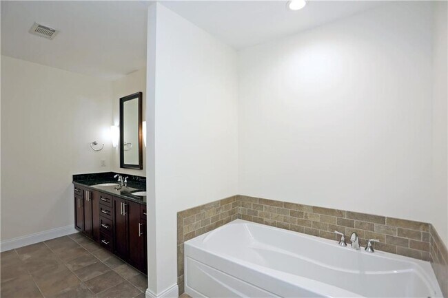 Building Photo - 270 17th St NW
