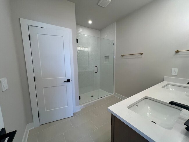 Building Photo - 2615 Wilkinson Pike