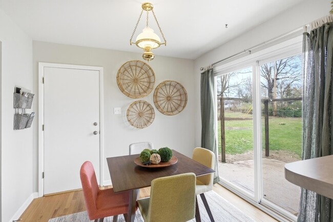 Building Photo - 2609 Wee Wynd