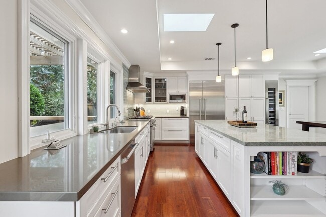 Building Photo - Single-Level Three-Bedroom Retreat in Napa...