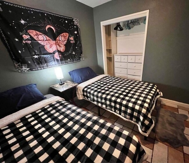 Building Photo - 33244 Churchill St