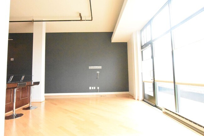 Building Photo - Chic, Contemporary 1 BD 1.5 BA Condo in the Mount Pleasant neighborhood of NW DC!!