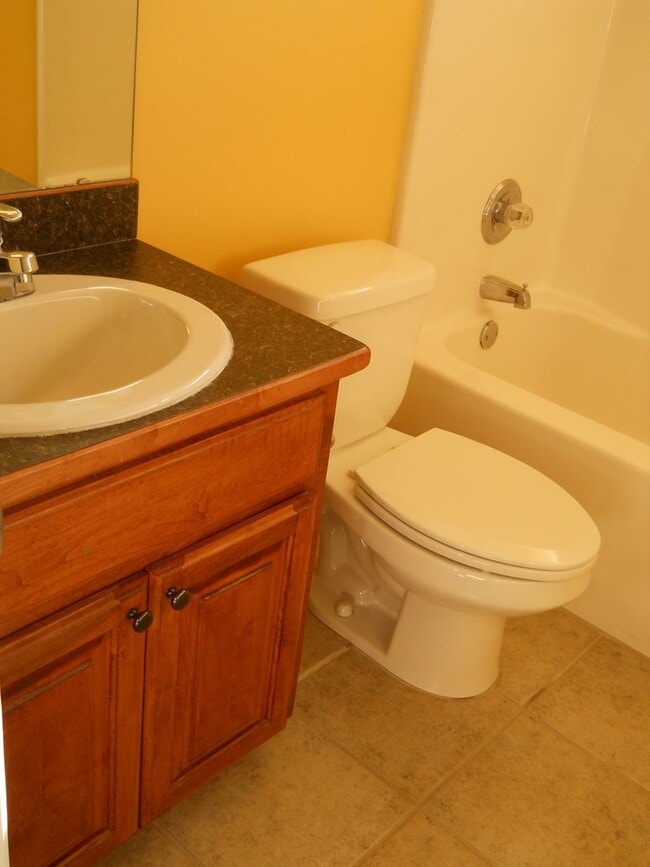 Building Photo - 3 BR 2 BA in Hahira
