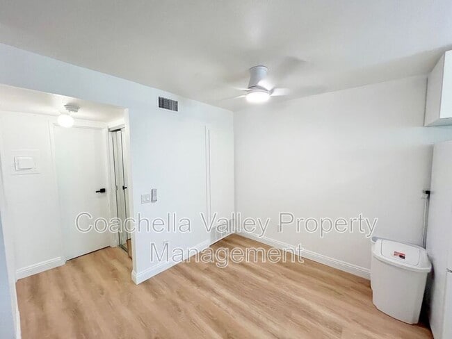 Building Photo - 1900 S Palm Canyon Dr