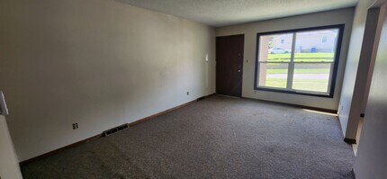Building Photo - 2 Bedroom with bonus rec space in basement!