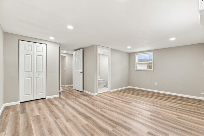 Building Photo - 5822 Tampico Rd