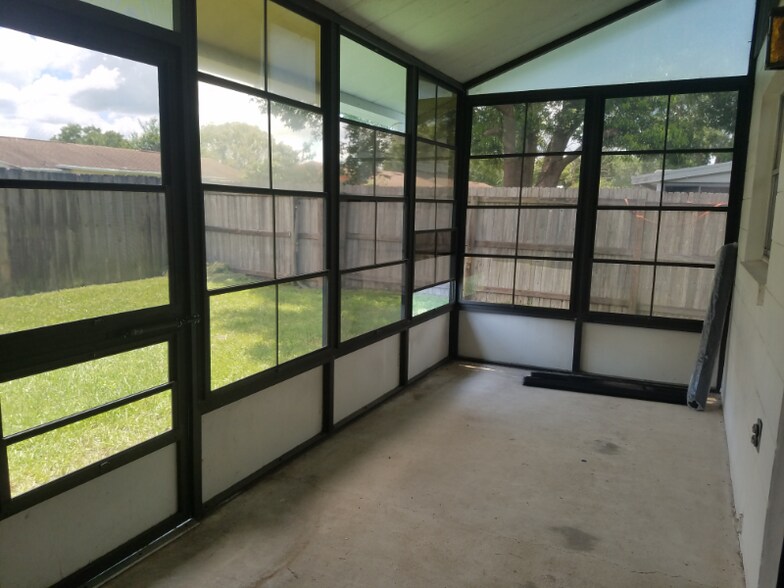 Building Photo - 418 Cart Ct