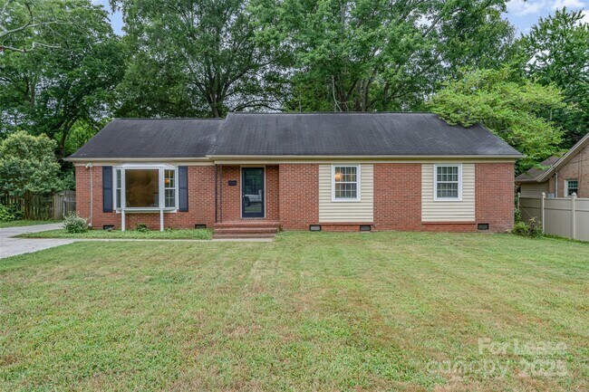 Primary Photo - 3252 Northampton Dr