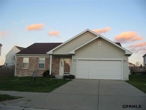 Building Photo - New Home For Rent Bellevue!