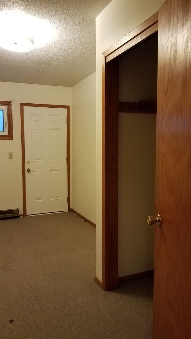 Building Photo - Hillside Triplex