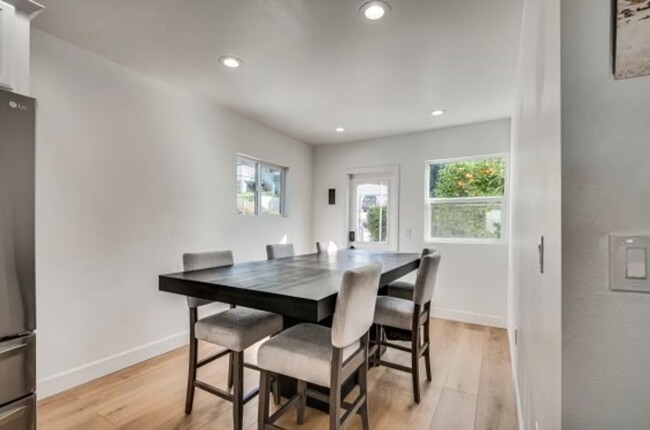 Building Photo - Charming Whittier Home For Rent - Complete...