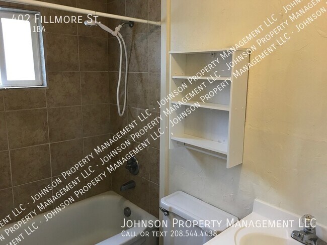 Building Photo - 402 Fillmore St