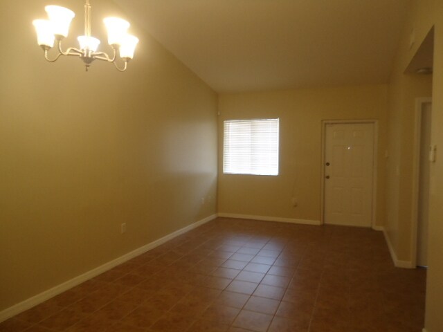 Building Photo - 1320 SE 31st Ct