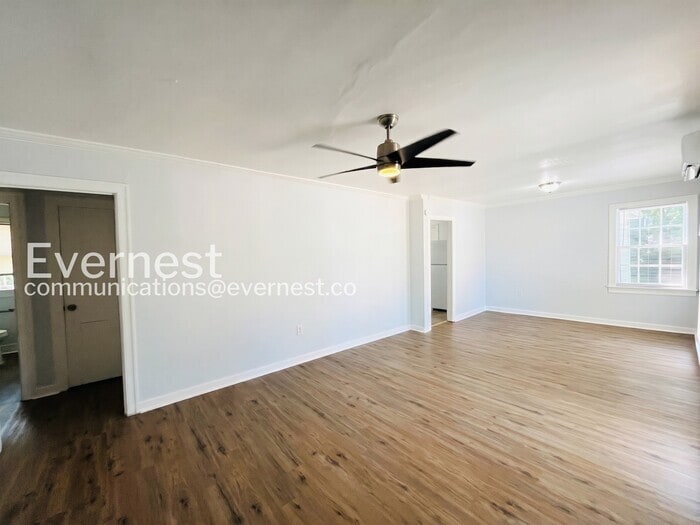 Building Photo - 521 Launcelot Rd