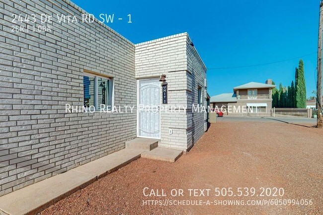 Building Photo - Completely Remodeled Unit In the SW!