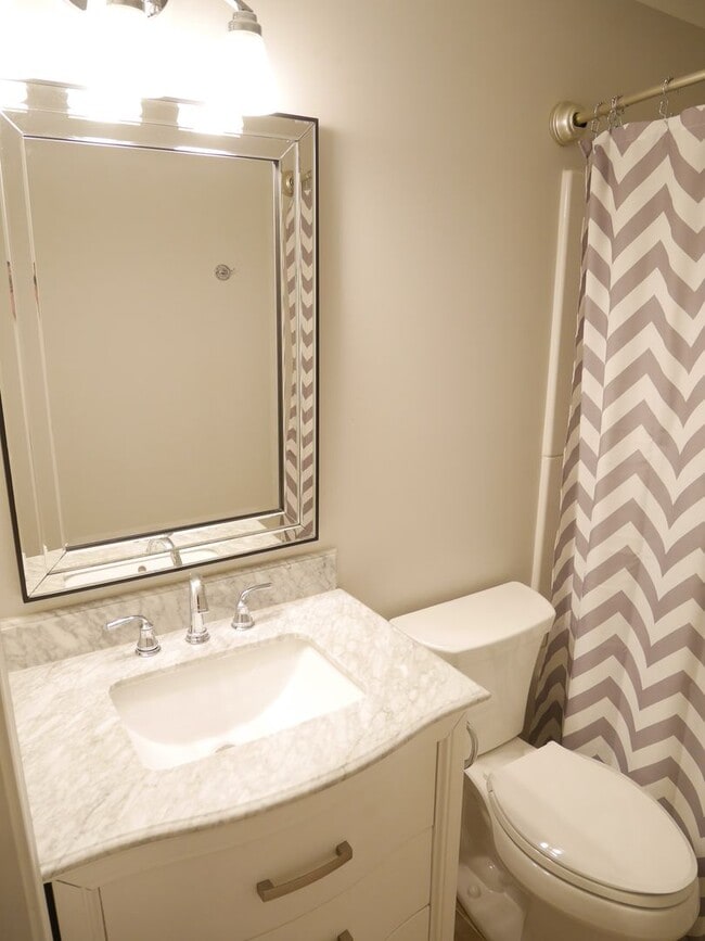 Building Photo - Modern 5-Bedroom Home in Easton – Offered Furnished or Unfurnished