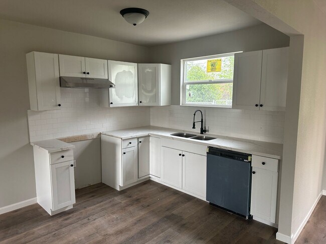 Building Photo - 1724 McKinley Ave