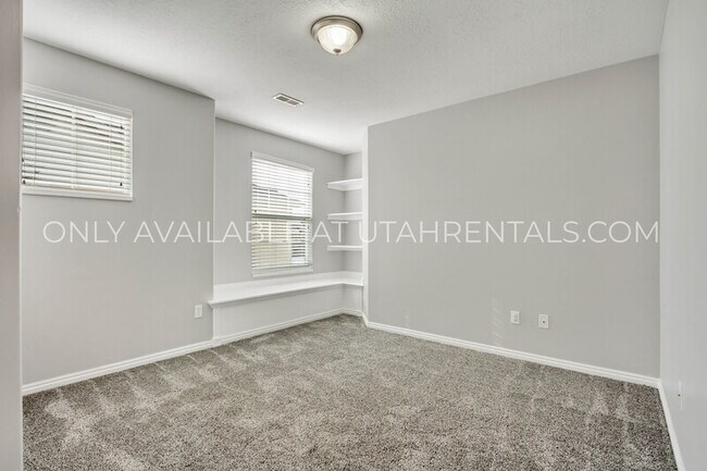 Building Photo - 928 Chelsea Ln
