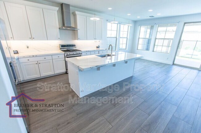 Building Photo - 4065 S Marin Dr