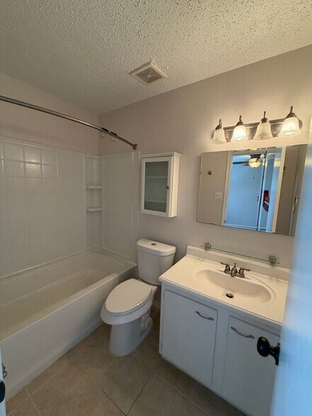 Building Photo - 18210 Almonte Ln