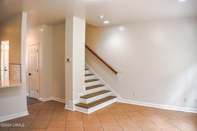 Building Photo - 43 Blue Haw Ct