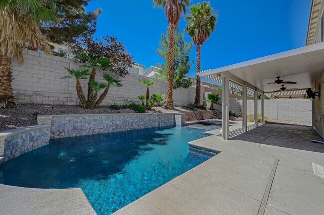 Building Photo - A Fabulous 4 Bedroom Home with a Sparkling Pool!!!
