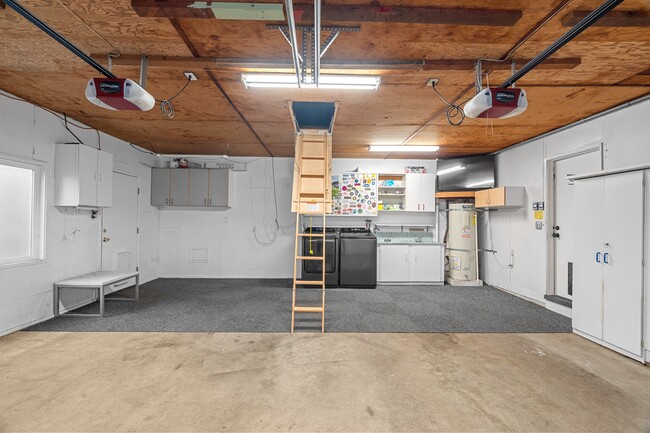 Building Photo - 410 Lois Ln Ct